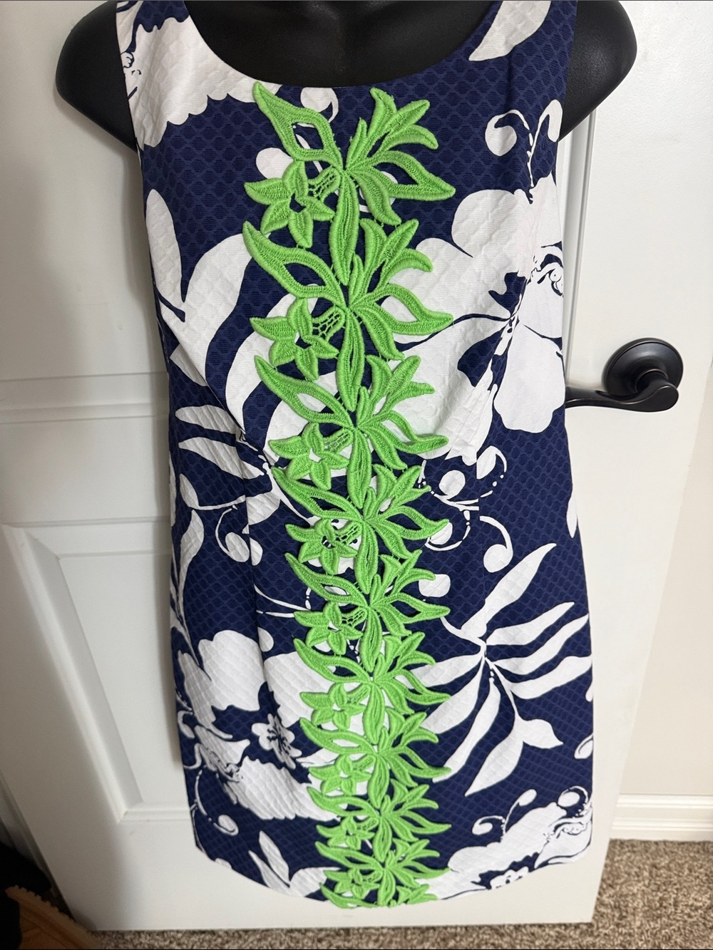 EXC Lilly Pulitzer Navy & White Floral Shift Dress Green Embroidery Trim Sz. 2